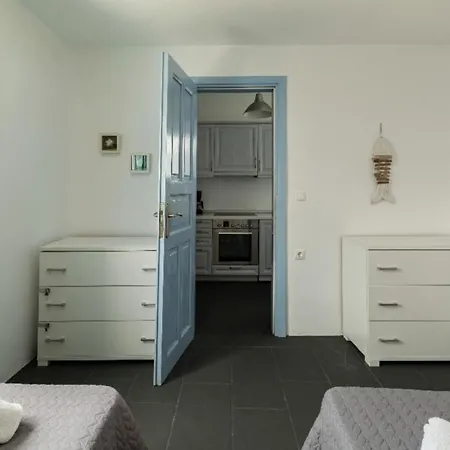 Blue Heart Mykonos Up To 10 People Location Mykonos Town